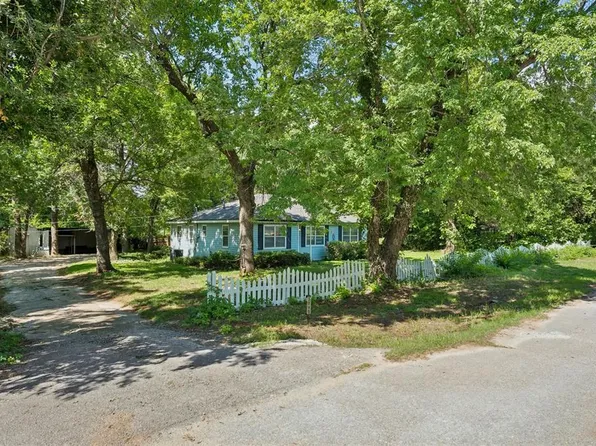 1745 E Longview Ln, Mustang, OK 73064