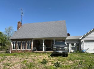 21997 Violet Rd, Sedalia, MO 65301