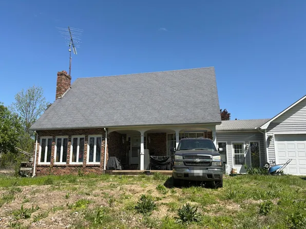 21997 Violet Rd, Sedalia, MO 65301