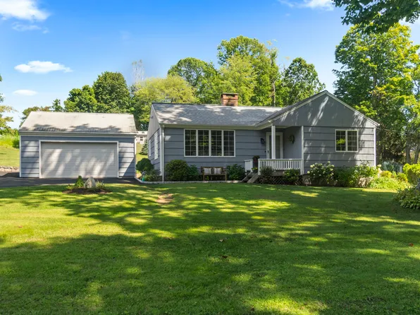 37 West Street, Newtown, CT 06470