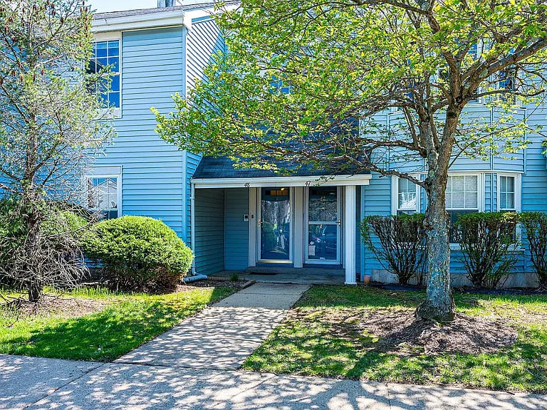 48 Tanglewood Ct — Photo 2
