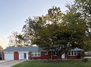 12 Saint James Ave, Swansea, IL 62226