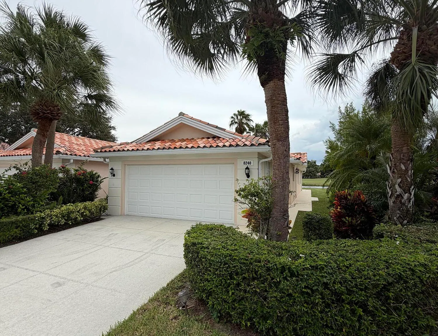 2 bed, 2.0 bath, 1610 sqft, $4,400 — Photo 2