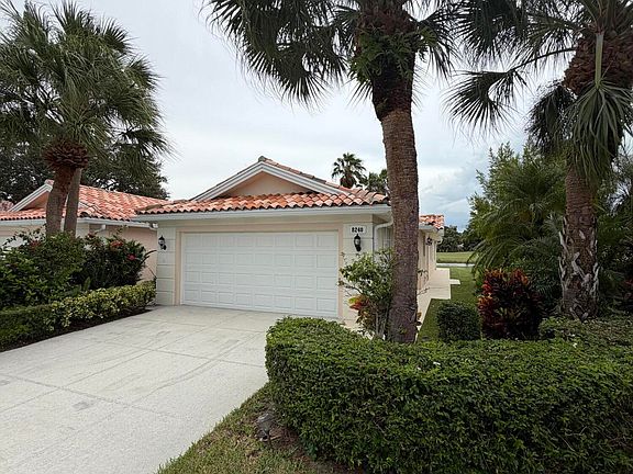 2nd image of 8240 SE Double Tree Dr