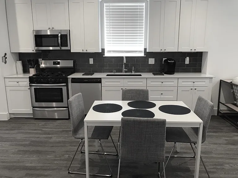 2506 Willow St #2 — Photo 6