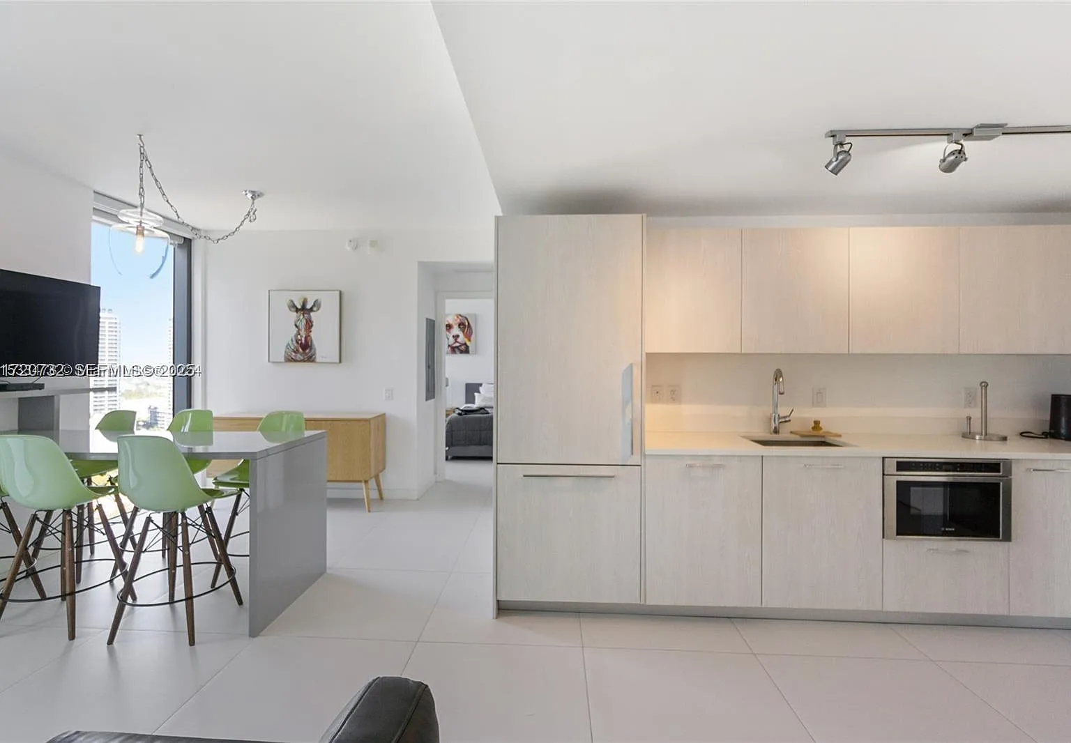2 bed, 944 sqft, $4,100 — Photo 4