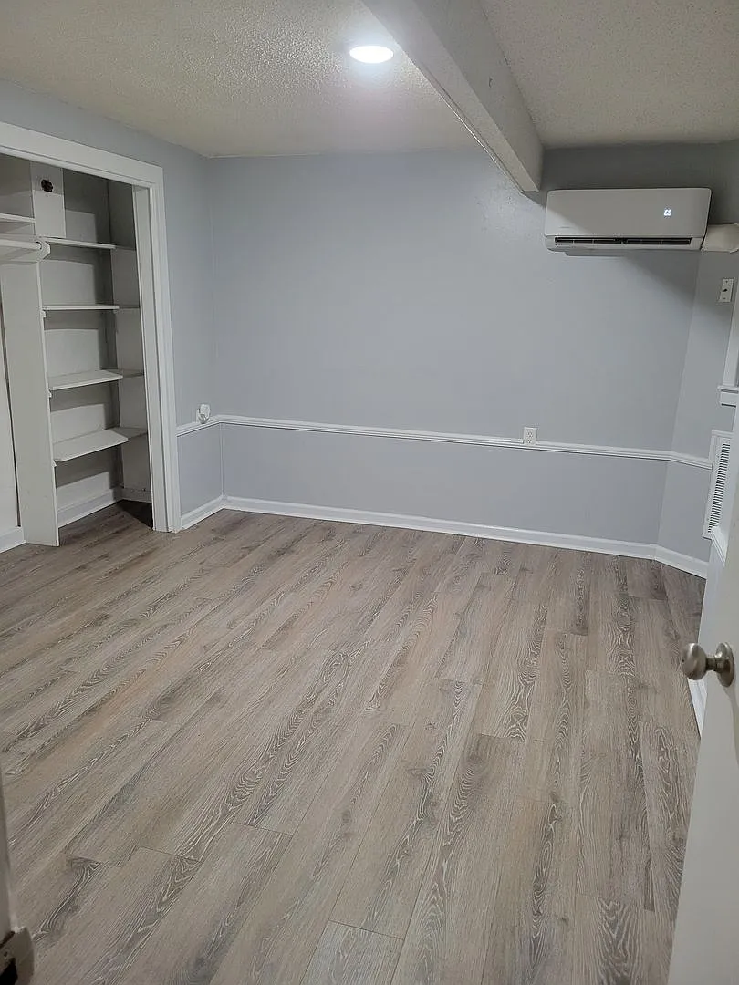 406 W Maple — Photo 3