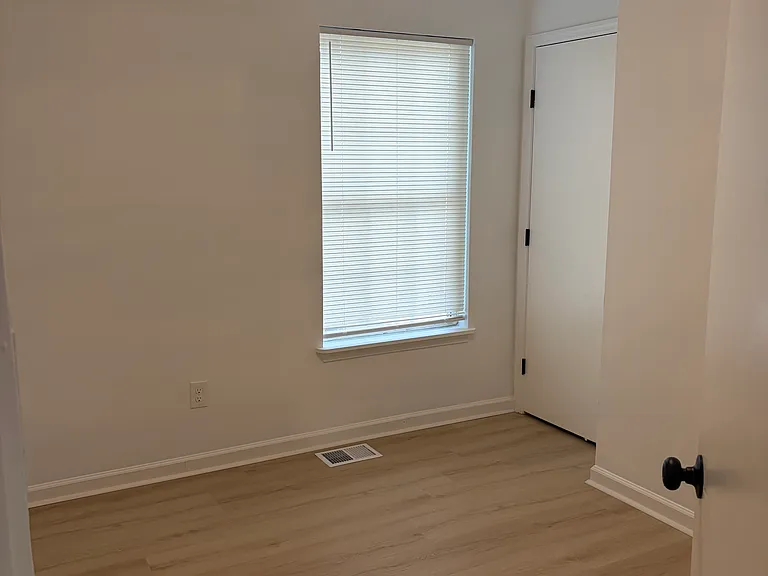 520 Michigan St — Photo 17