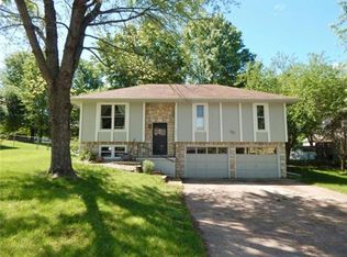 505 Vivian St, Liberty, MO 64068