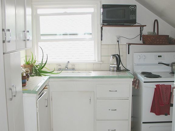 3rd image of 602 N 11th St APT 3
