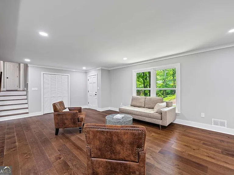 125 Terrell Dr — Photo 6