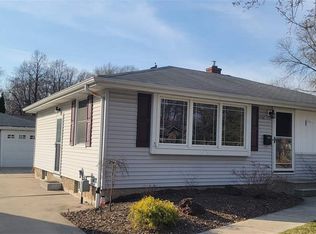 1736 Carroll Ave, Green Bay, WI 54304