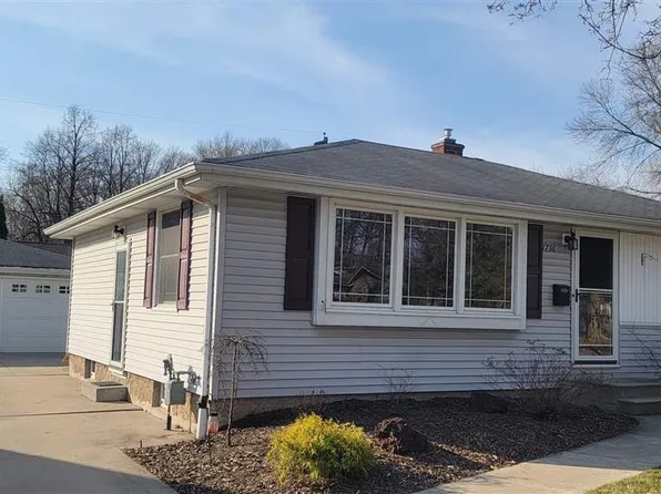 1736 Carroll Ave, Green Bay, WI 54304