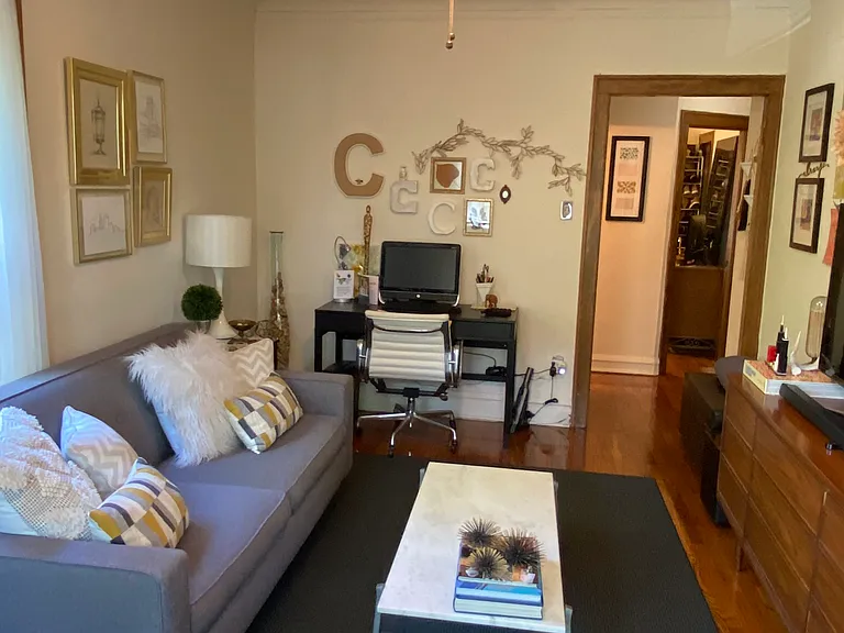 520 W Belden Ave — Photo 5