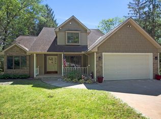 10617 Roepke Rd, Chelsea, MI 48118