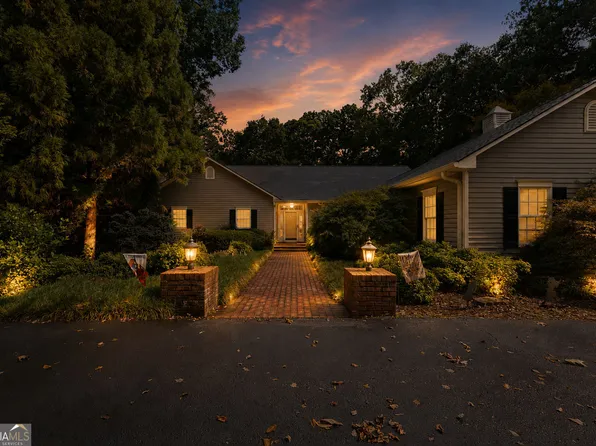 731 Hidden Lakes Trl, Jefferson, GA 30549
