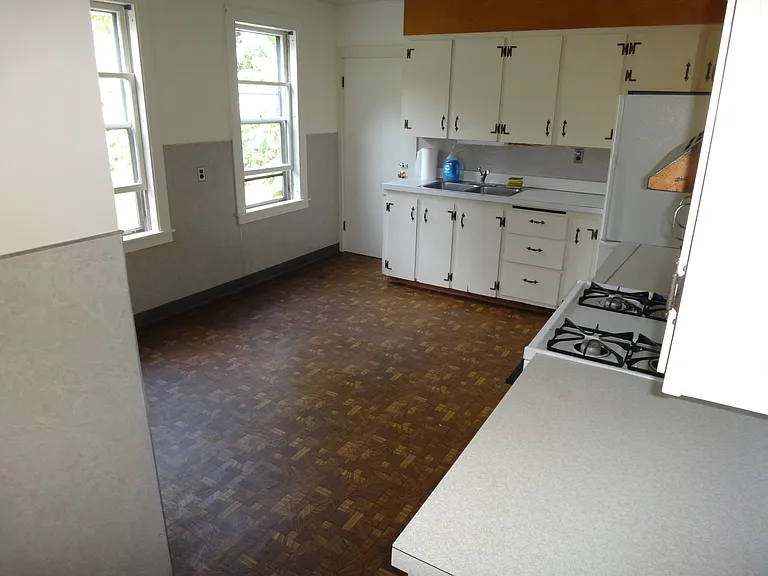 52 Revell Ave #1 — Photo 33