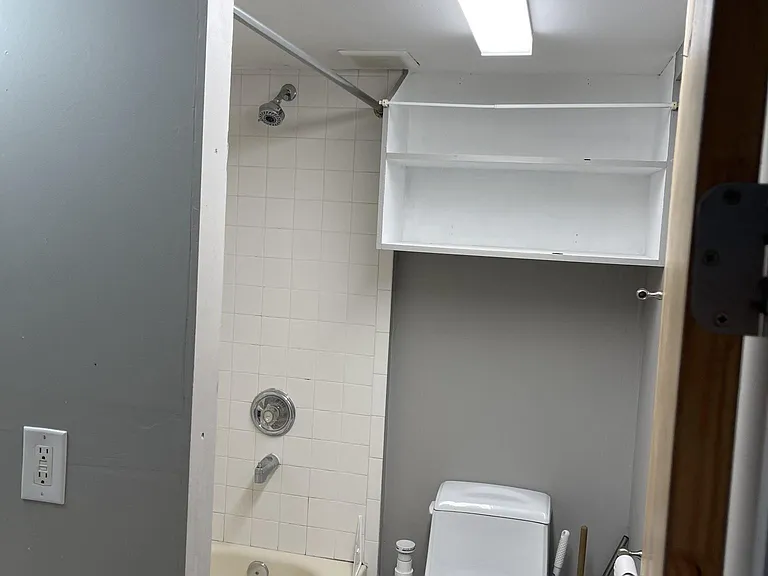 615 Hillcrest St #A — Photo 5