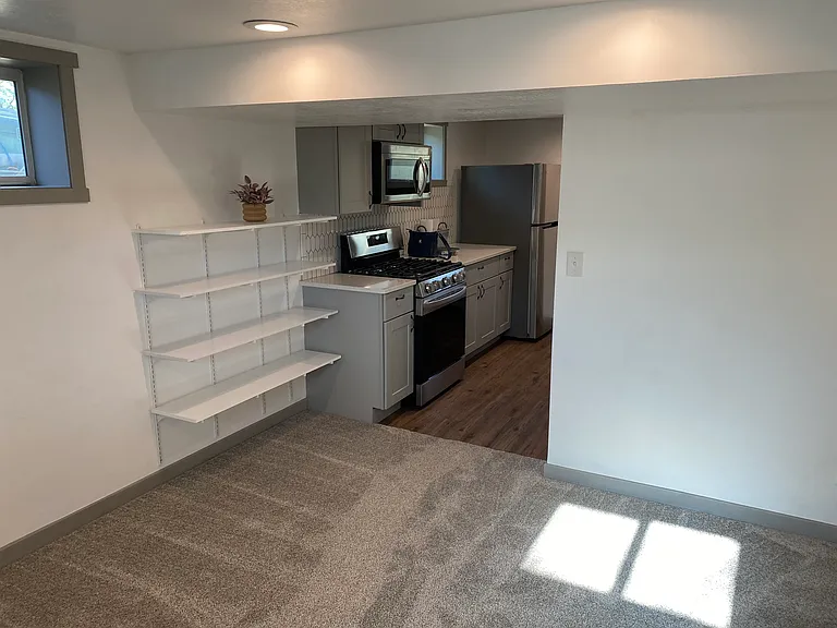 201 S Country Club Dr #BASEMENT — Photo 6