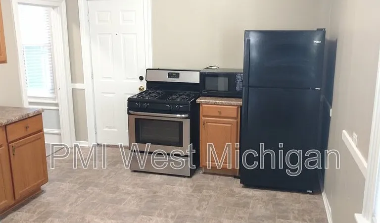824 Nagold St NW #1 — Photo 7