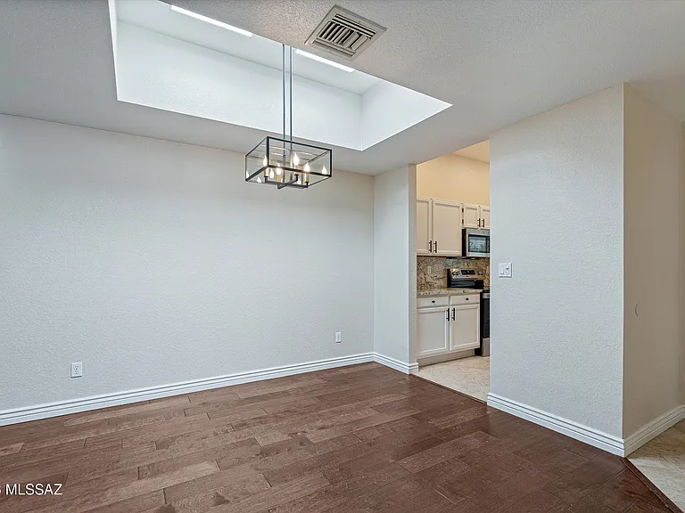 4992 N Valle — Photo 11