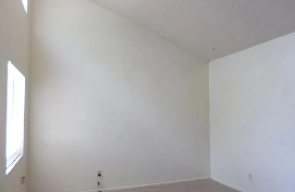 2 bed, 800 sqft, $995 — Photo 2