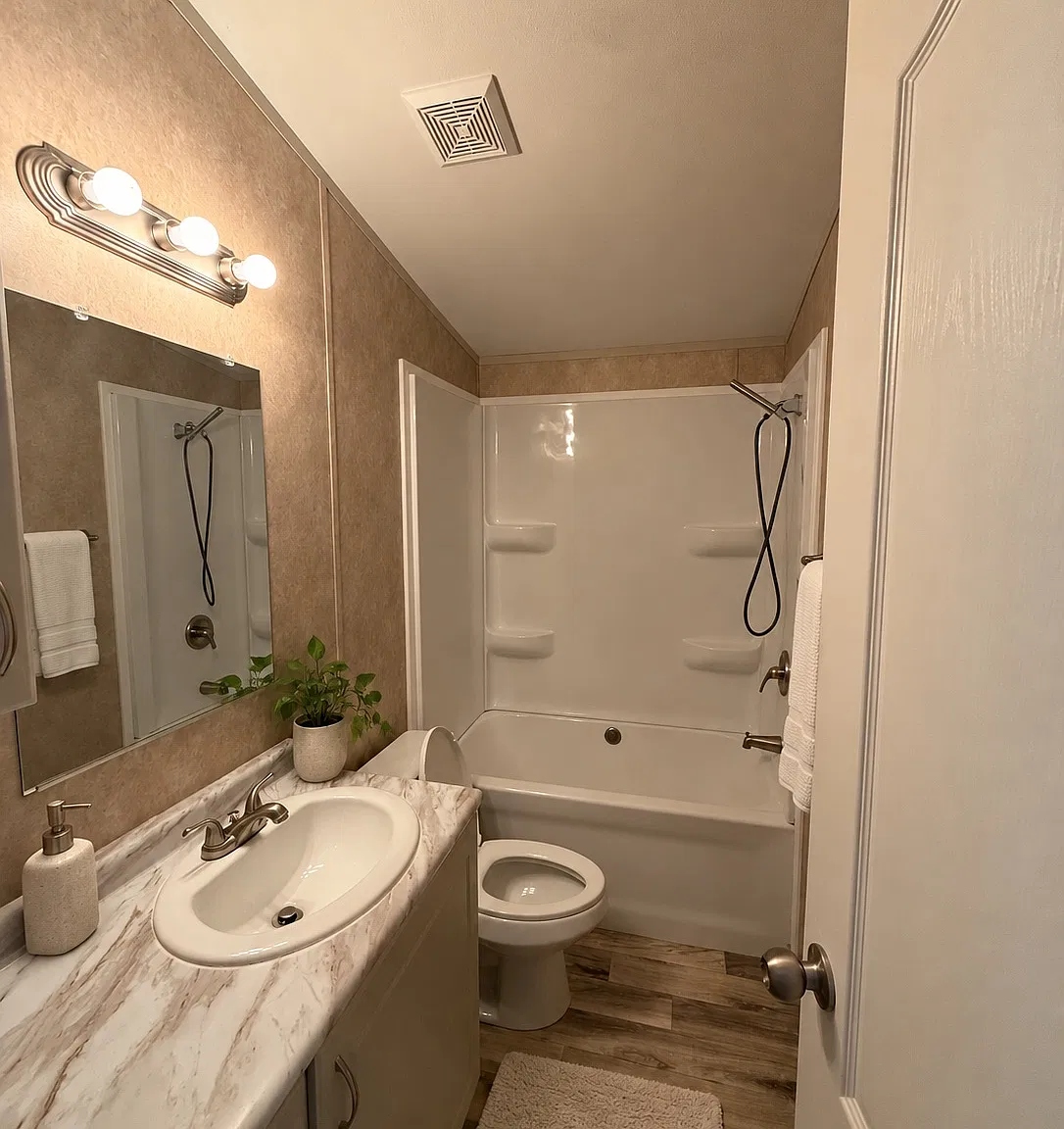 2 bed, 528 sqft, $1,259 — Photo 4