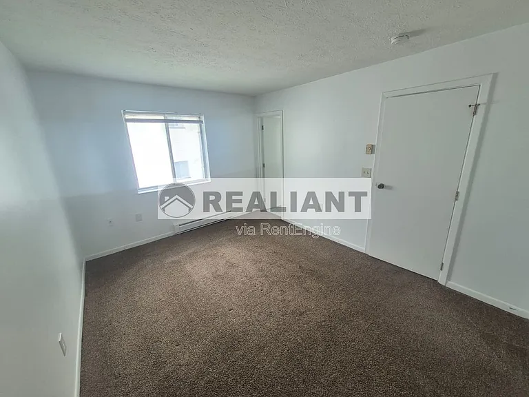 918 Highland Ave #9 — Photo 5