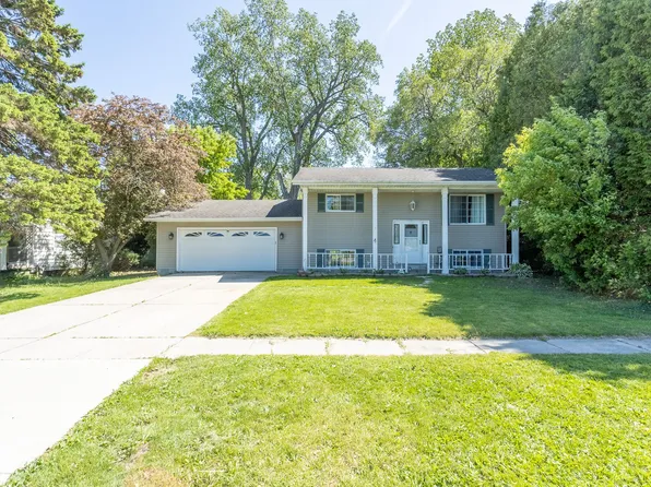 1226 Lynwood St, Marysville, MI 48040