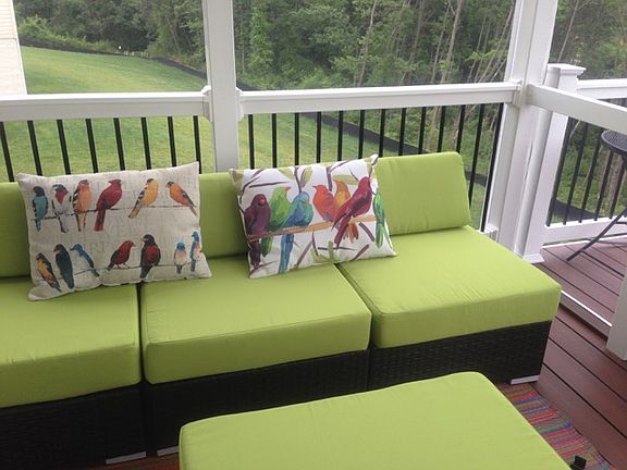 screened porch/deck room