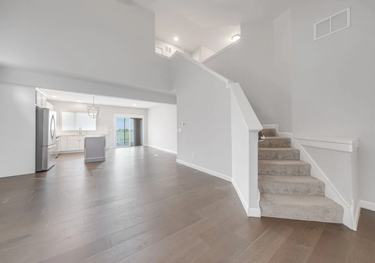Stunning Golf Course Views & Spacious Modern Living! — Photo 3