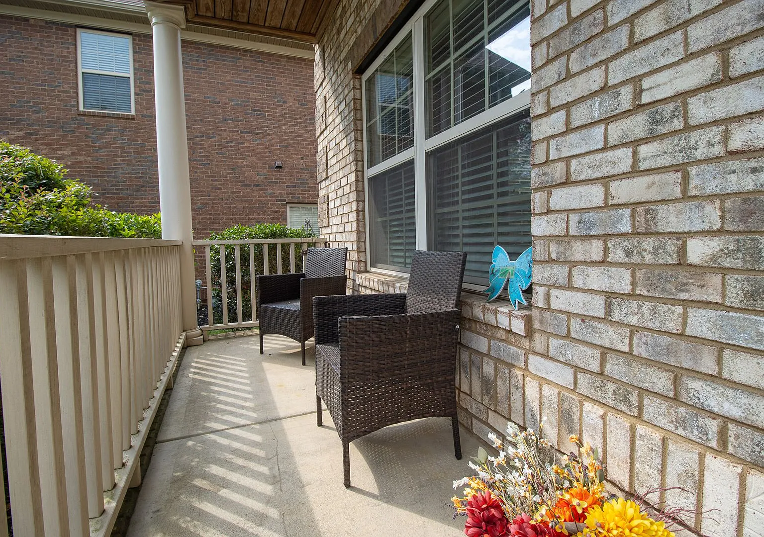 Elegant All-Brick 4 Bedroom Home on a Quiet Cul-de-Sac in Woodmill Subdivision -November 15! — Photo 4