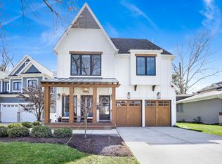 317 Lionel Rd, Riverside, IL 60546