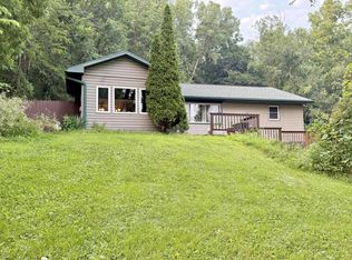 E590 Mundsack ROAD, Genoa, WI 54632