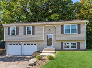 631 Kingsbury Ct, Batavia, IL