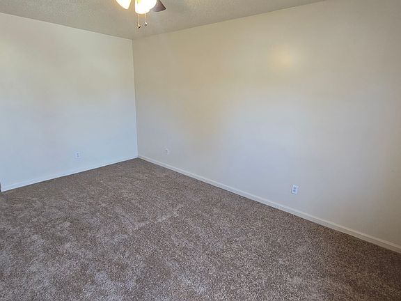 2nd image of 124 Villas Ct #C