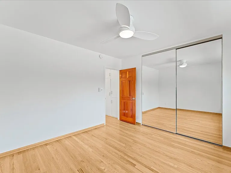 1701 Washington Way #10 — Photo 11