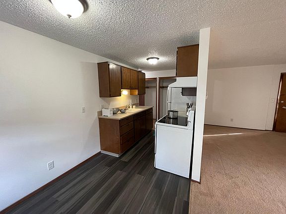 2nd image of 3818 S Edmunds St #207