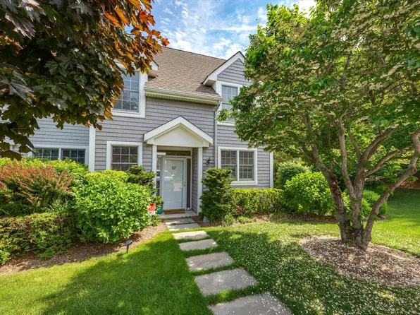 20 Hubbard Ln Unit 107, Southampton, NY 11968