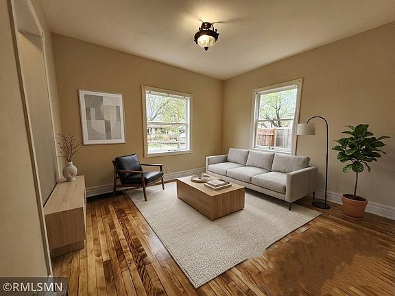 4th image of 919 Warner Ave
