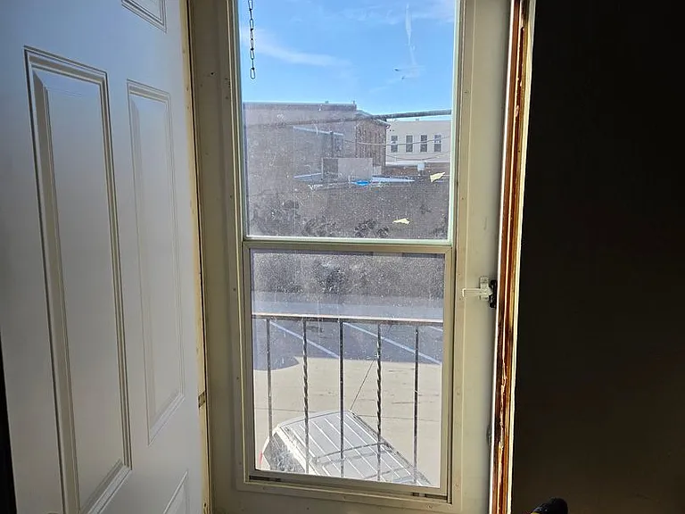 108 N Lucas Ave — Photo 5