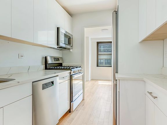 2nd image of 7 E 14th St APT 606