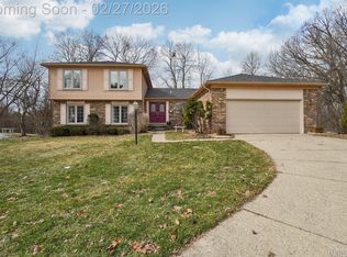 42845 Inverness Ct, Northville, MI 48168