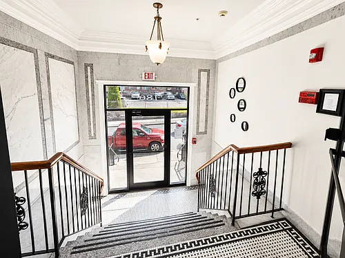 186 William St Photo 1