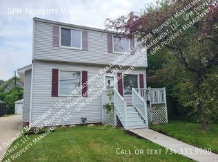 2028 Crooks Rd, Royal Oak, MI 48073