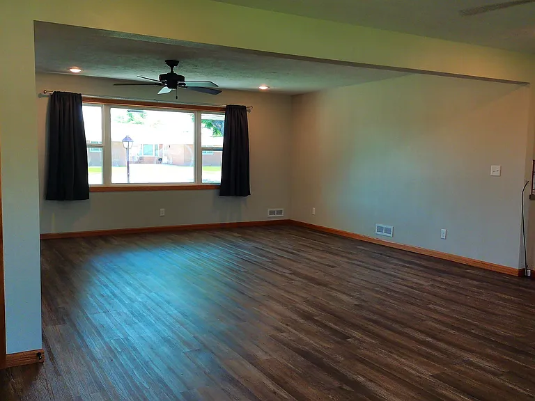 1711 Short St — Photo 4