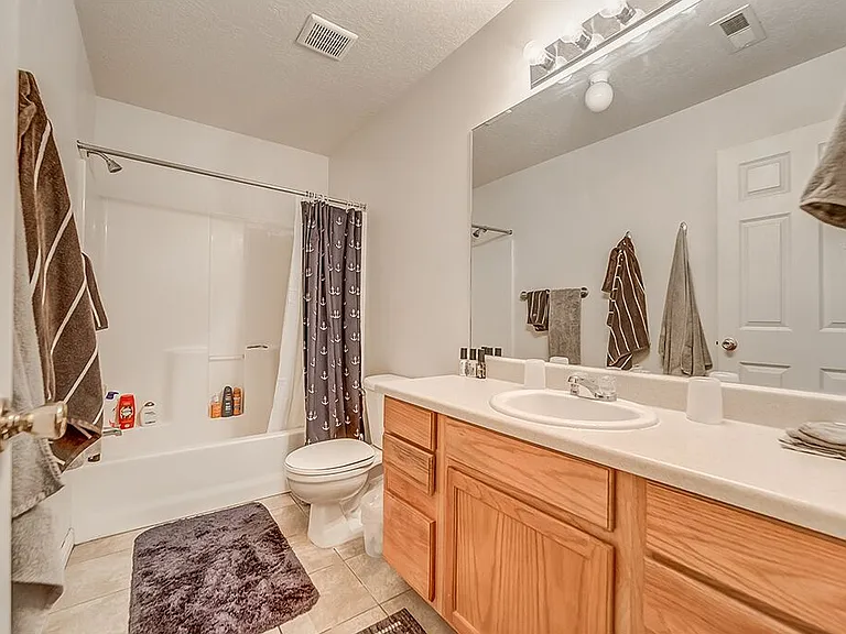 539 N University Ave #202 — Photo 5