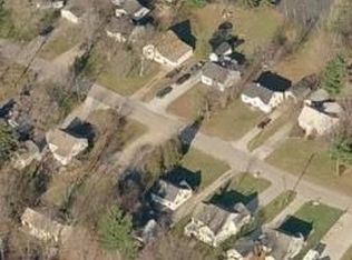 876 S Brookside Dr, Norton Shores, MI