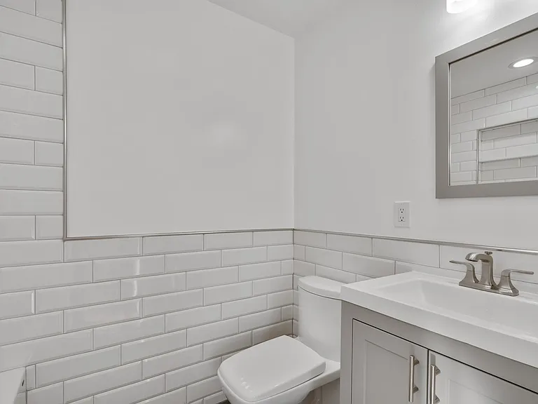 1544 W York St — Photo 20