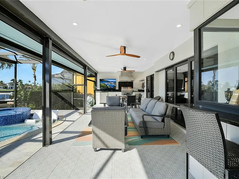 50 Copperfield Ct — Photo 3